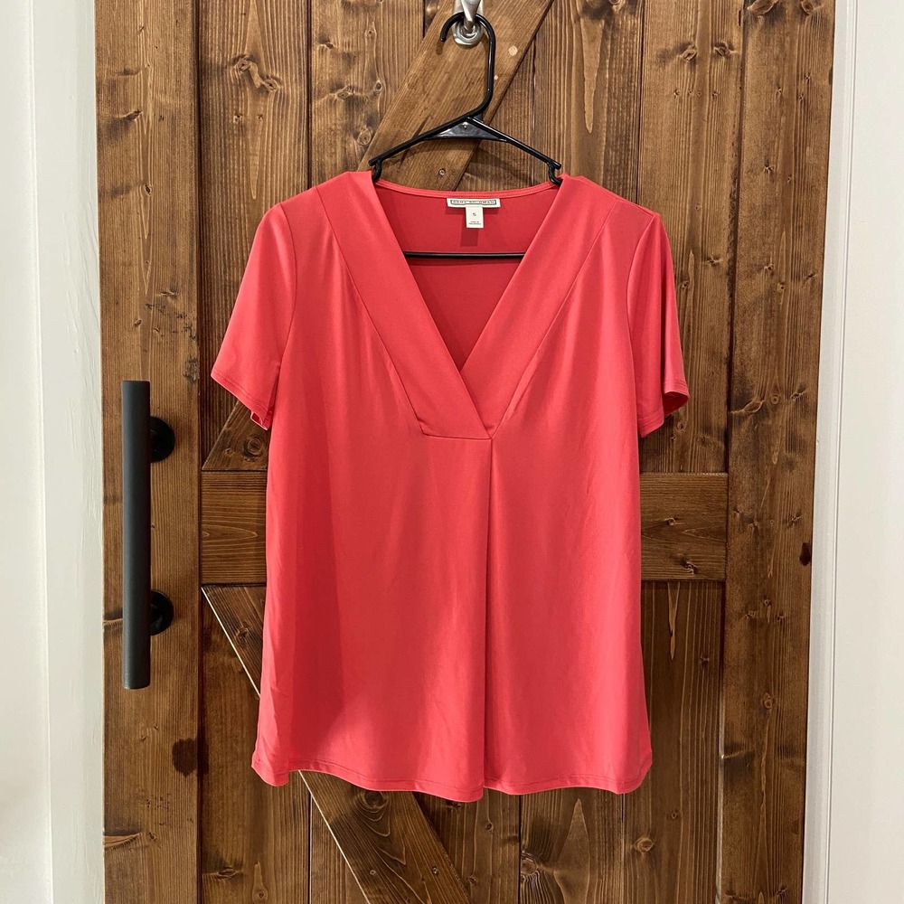 Coral V-neck Short Sleeve Blouse Size Small